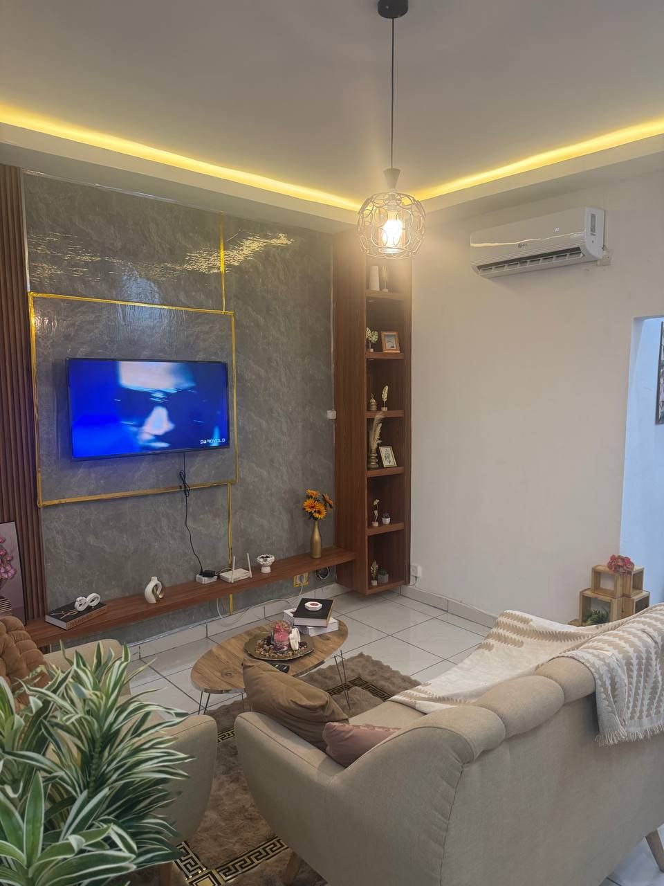 MEUBLEE 2 PIECES – COCODY RIVIERA M’BADON